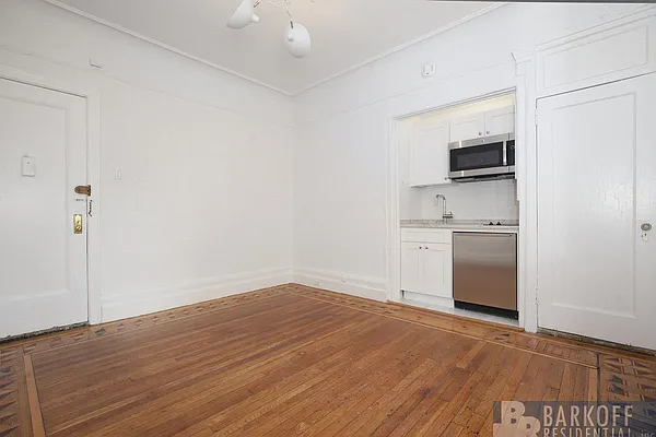 Rented by Barkoff Residential  | media 28