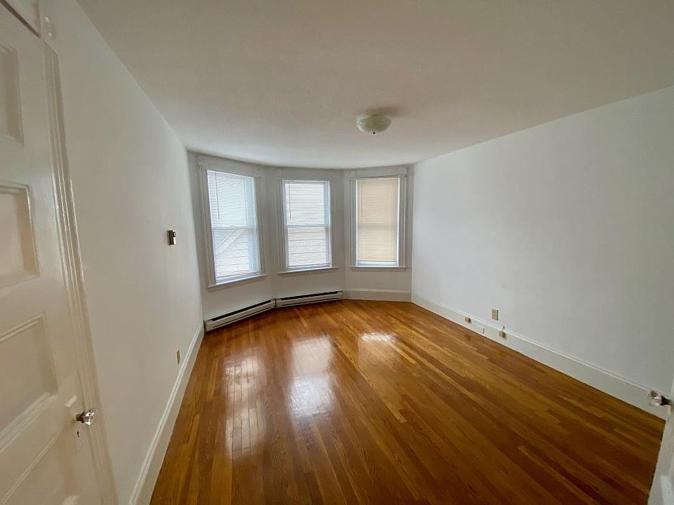 1st image of 412 Centre St