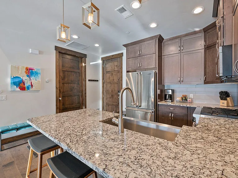 3793 Blackstone Dr #F — Photo 7