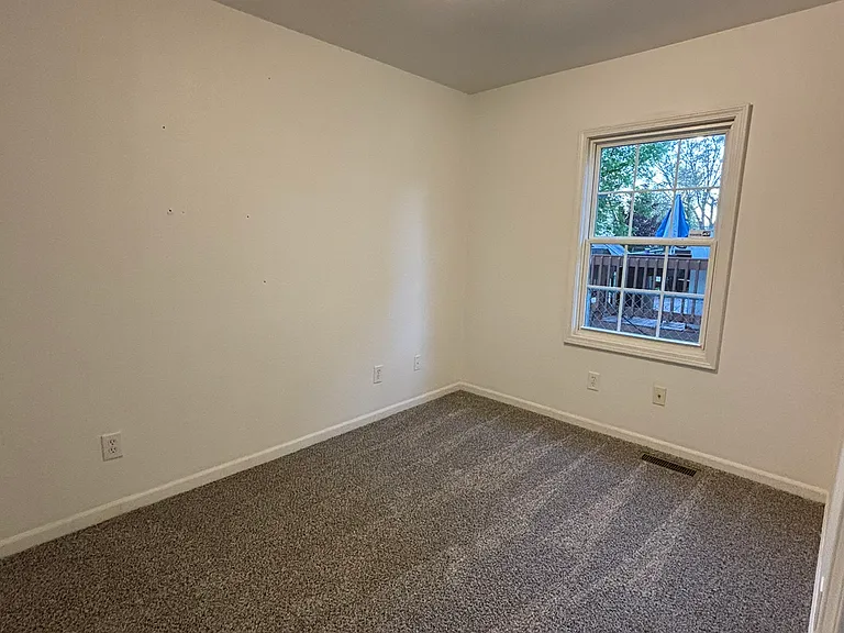 1252 Corby Blvd — Photo 12