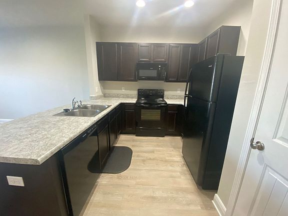 3rd image of 5932 Callaway Cir