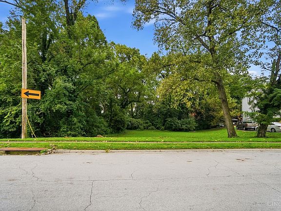 2nd image of 5783 Pandora Ave