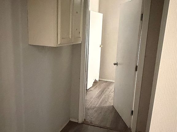 4th image of 2738 Lawrence St