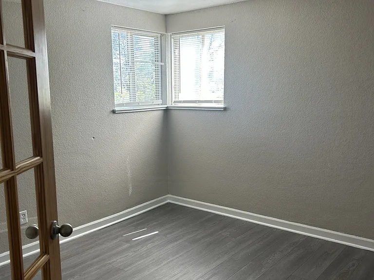 3209 Troy St — Photo 17