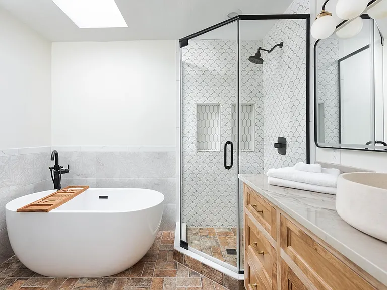 2237 E Hillery Dr — Photo 15