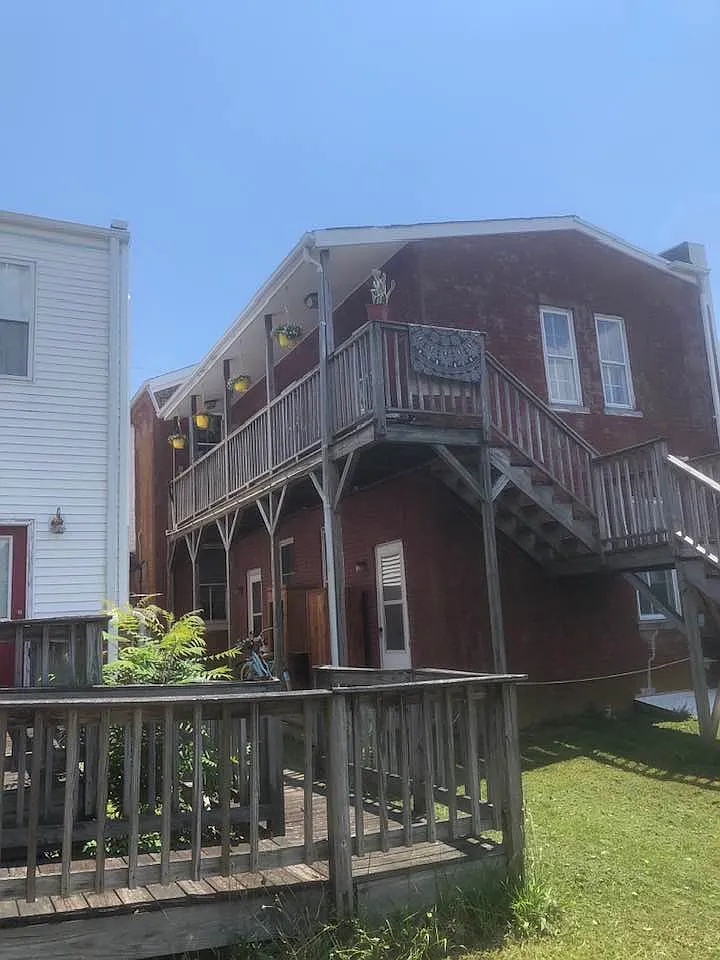 2 bed, 1490 sqft, $1,950 — Photo 1