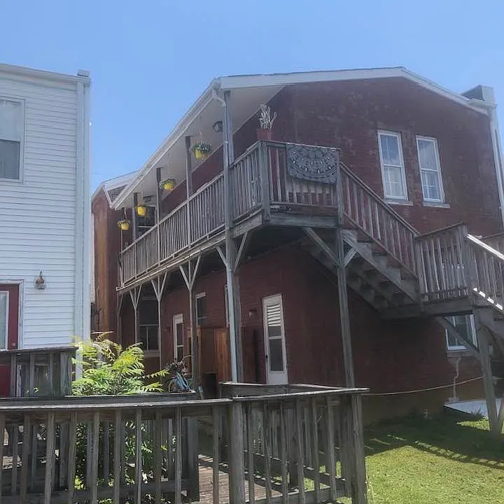 38 Clinton St