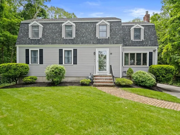 32 Riley Ave, Weymouth, MA 02189