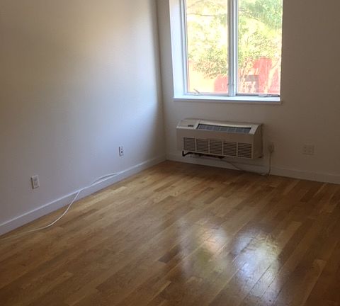 3rd image of 158 Johnson Ave APT 201