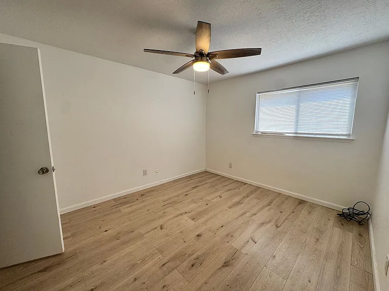 12204 Candelaria Rd NE — Photo 6
