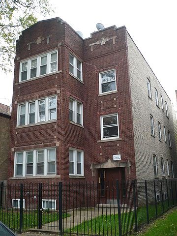 1st image of 6240 N Francisco Ave APT 1