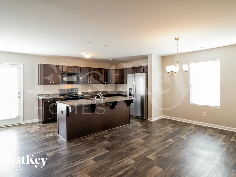 143 Rockingham Way — Photo 6