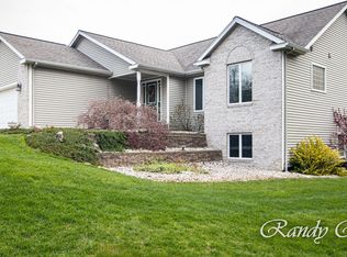 5272 Cooley Rd, Fruitport, MI 49415