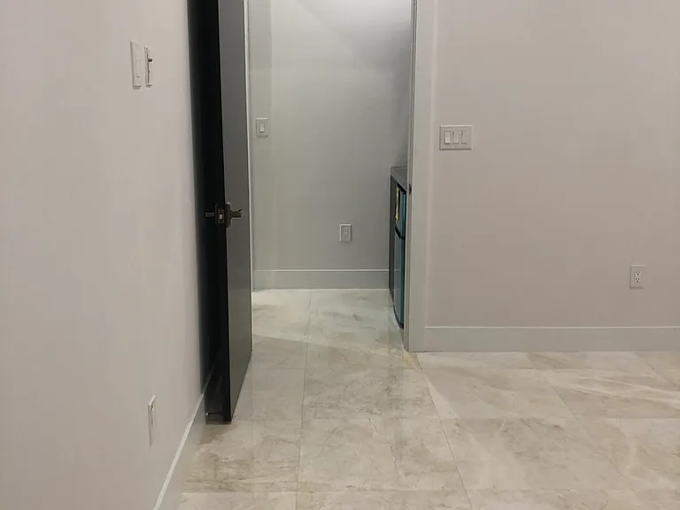 SW 37th Ct — Photo 6