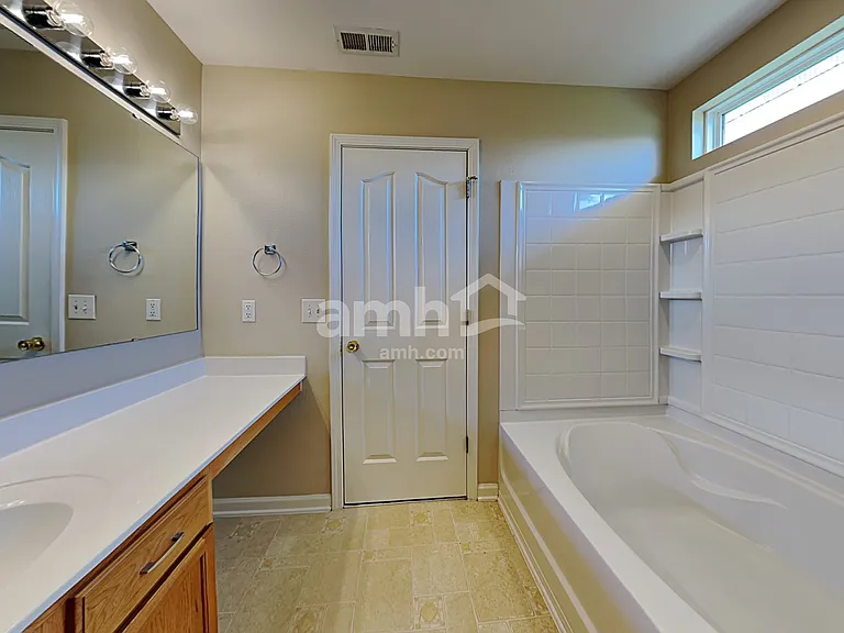 2528 Ingleside Dr — Photo 11