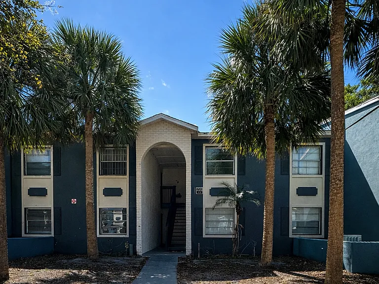 2505 N Alafaya Trl #8 — Photo 1