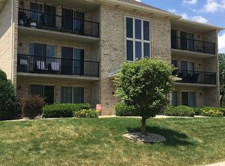 12796 Saint Andrews Ct APT 102, Lemont, IL 60439