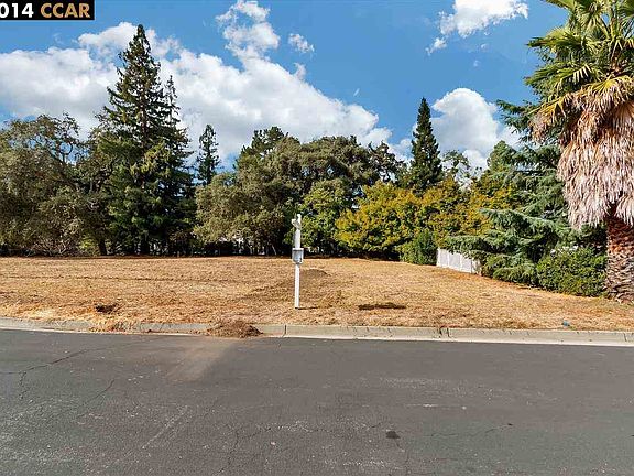 3rd image of 40 Fairmayden Ln