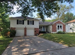 5708 W 97th Ter, Overland Park, KS 66207