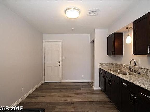 2nd image of 1805 Elm Ave