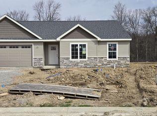 1403 E Boulder Run, Columbia City, IN