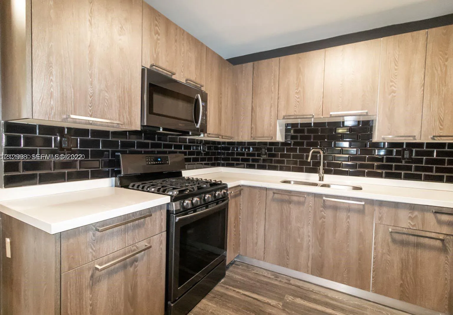 2 bed, 1284 sqft, $3,300 — Photo 2