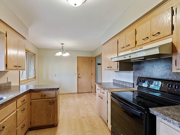 3rd image of 3100 36th Ave NE