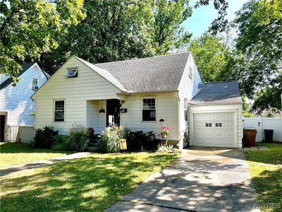 65 Woodridge Ave, Cheektowaga, NY, 14225