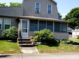 26 13th St, Wareham, MA 02571