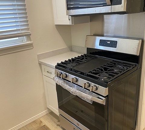 5th image of 443 E Freeland St