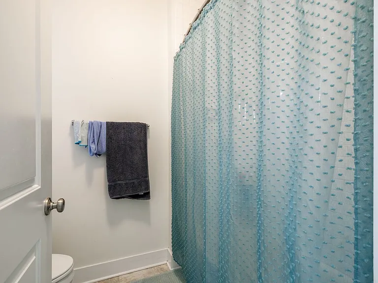 408 N Robinson — Photo 19