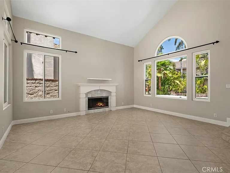 22481 Ivy Rdg — Photo 6