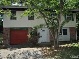 1006 Trianon Ln, Ballwin, MO