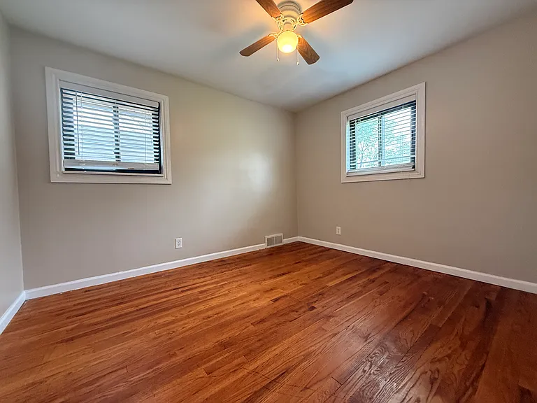19369 Rensellor St — Photo 27