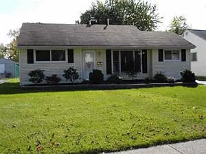 18 Crestwood Ct photo 1