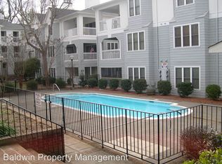 215 Oakwood Ct, Winston Salem, NC 27103