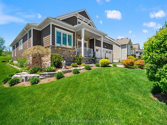 3rd image of 208 Snowberry Ln