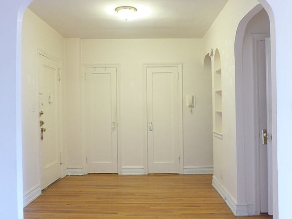 4th image of 570 Ocean Pkwy APT 4D