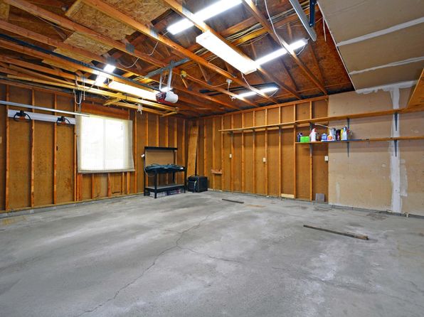 7940 Xerxes Ave N, Brooklyn Park, MN 55444