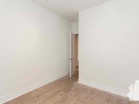 3rd image of 2541 N California Ave #2A