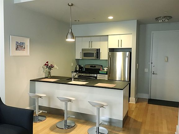4th image of 4 Beacon Way APT 1208