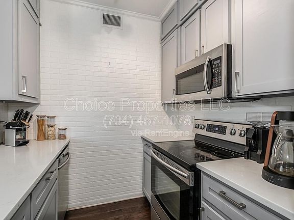 3rd image of 224 N Poplar St APT 13