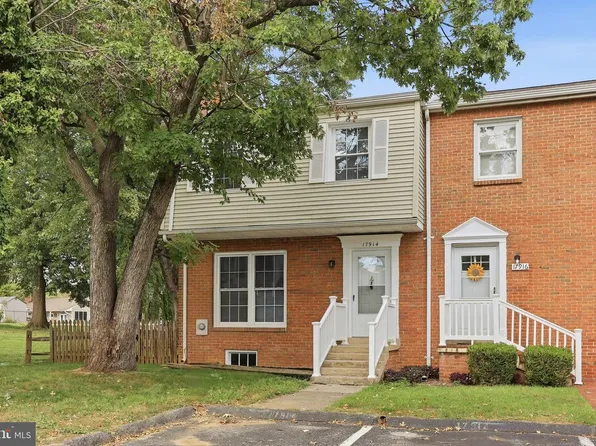 17914 Hickory Ln, Hagerstown, MD 21740