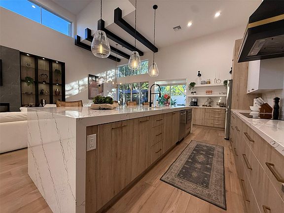 5th image of 2492 NW 66th Drive