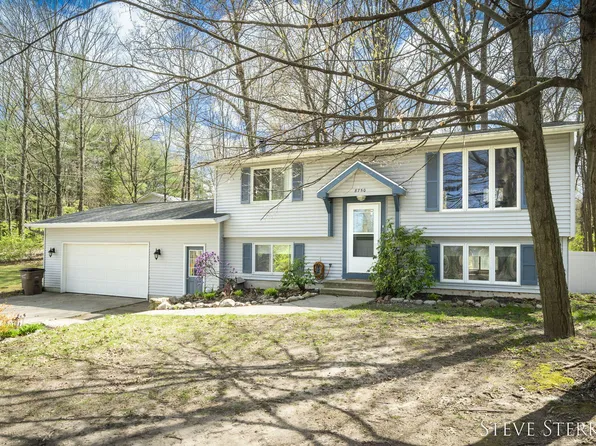 8750 Narnia Trl NE, Rockford, MI 49341