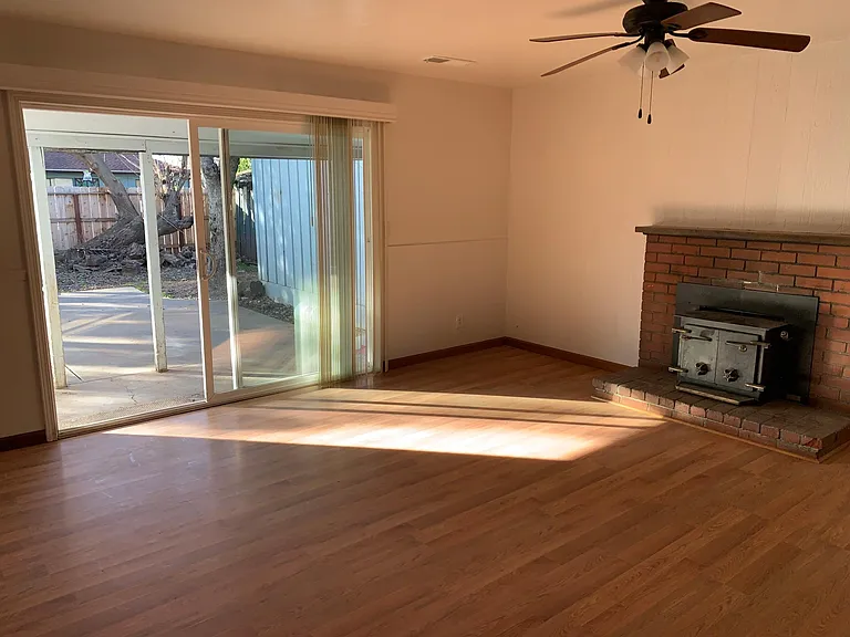 190 Chestnut Ave — Photo 16