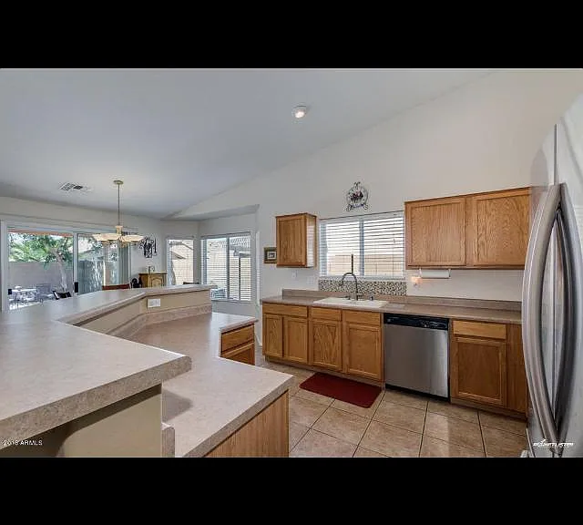 15287 W Laurel Ln — Photo 7