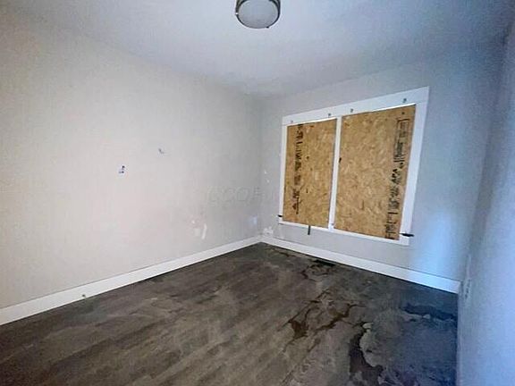 5th image of 816 E Whittier St