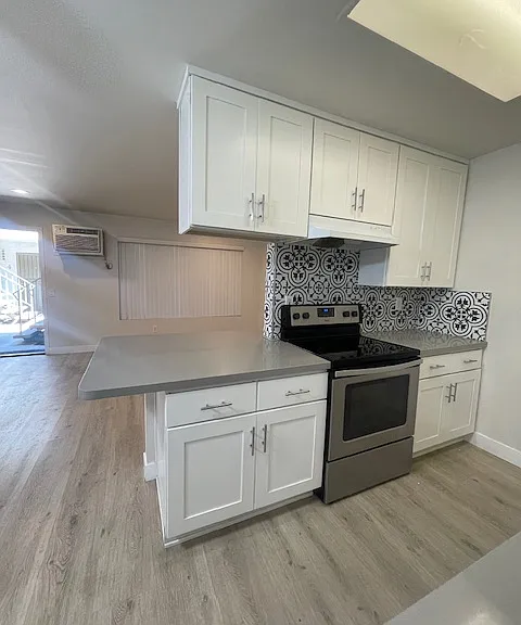 3943 E 4th St #2 — Photo 2