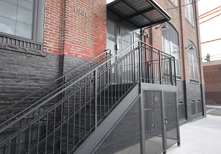 1901 E Willard St #103 — Photo 22